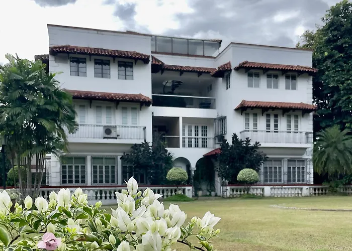 Apartment Miranamin Nest Liryo - Family In Unique Historic With Indoor Plunge Pool, Garden Access, Self-service Breakfast, Guest Kitchen Manila