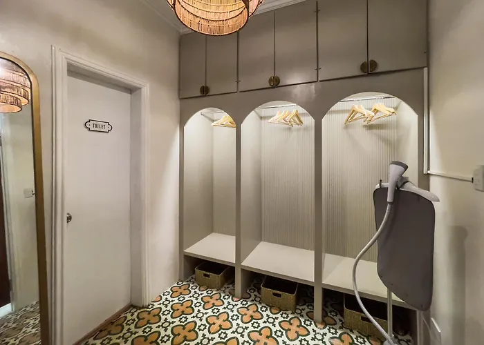 Miranamin Nest Liryo - Family In Unique Historic With Indoor Plunge Pool, Garden Access, Self-service Breakfast, Guest Kitchen Apartment Manila