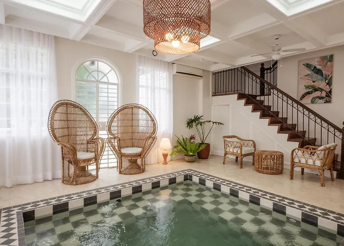 Miranamin Nest Liryo - Family In Unique Historic With Indoor Plunge Pool, Garden Access, Self-service Breakfast, Guest Kitchen * Manila